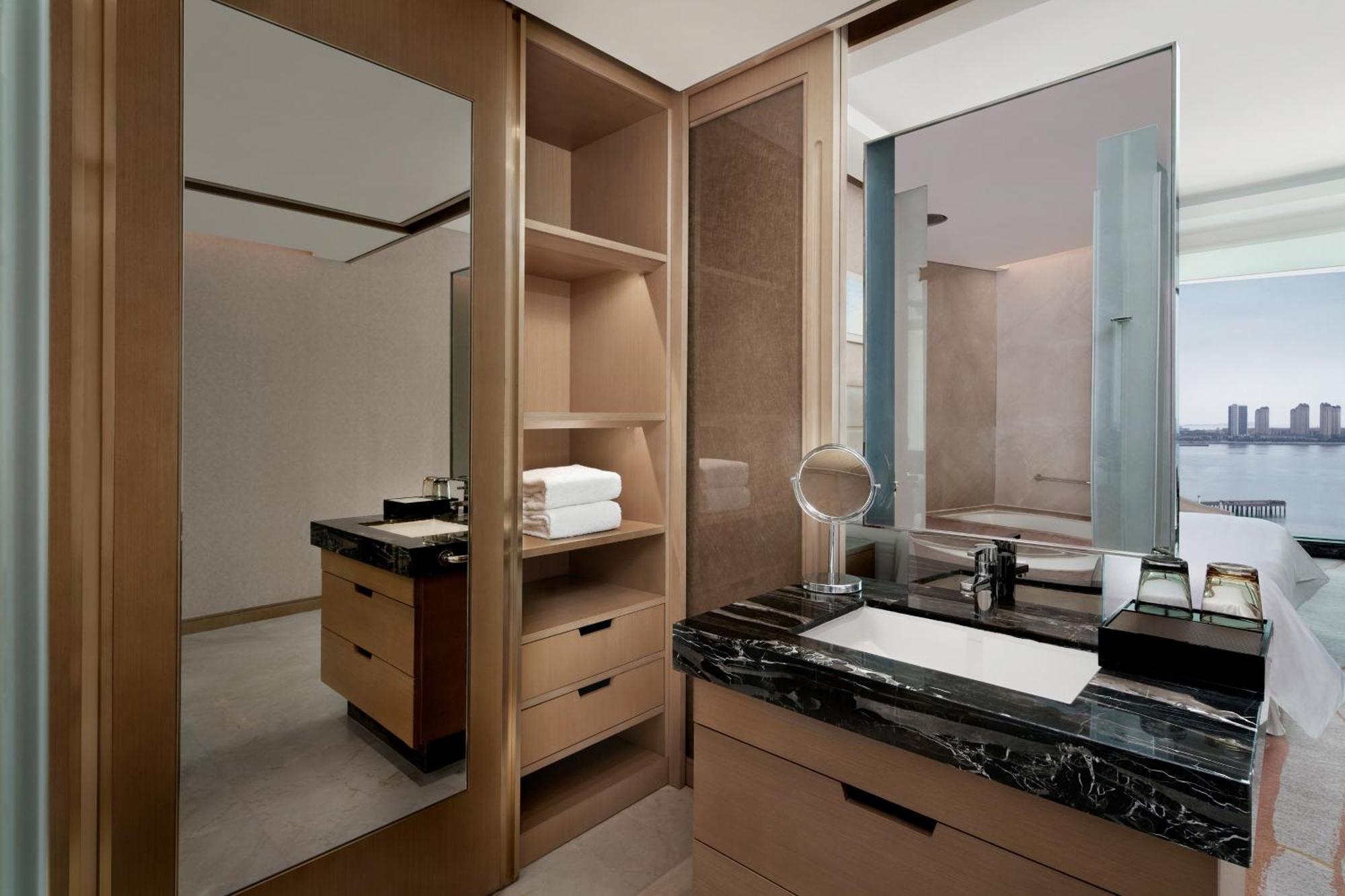 Sheraton Qingdao West Coast Экстерьер фото